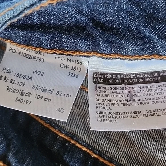 Levi's Cuffed Jean Short Size 32 - Picture 6 of 12